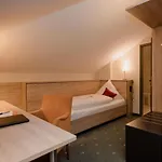 Hotel Am Schloss 3*