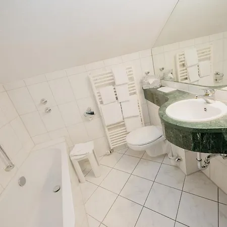 מלון Am Schloss 3*