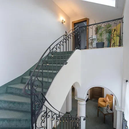 Am Schloss Hotel 3*