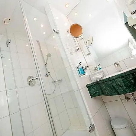 Hotel Am Schloss 3*