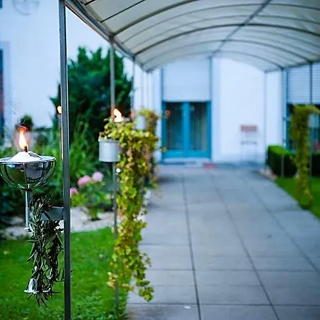 Hotel Am Schloss 3*