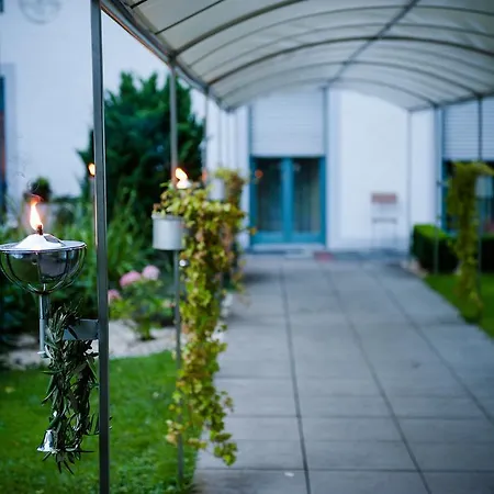 Am Schloss Hotel 3*