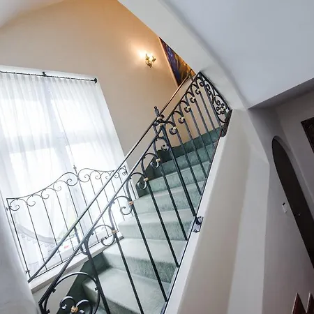Отель Am Schloss 3*