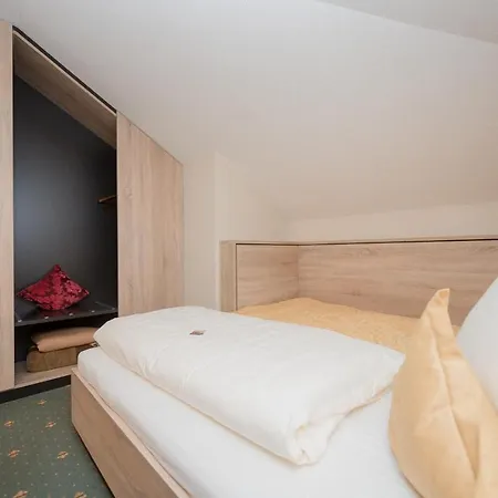 Hotel Am Schloss 3*