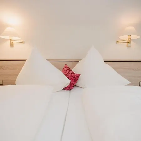 Am Schloss Hotel 3*