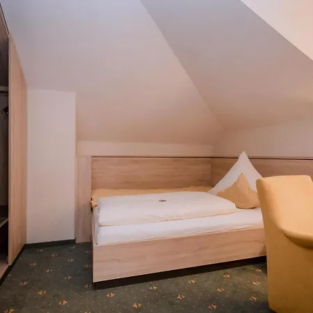 Hotell Am Schloss 3*