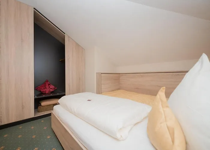 Hotel Am Schloss 3*