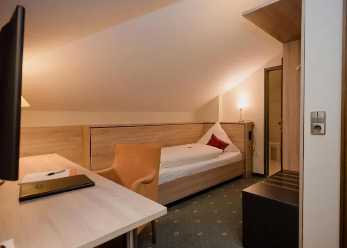 Hotel Am Schloss 3*